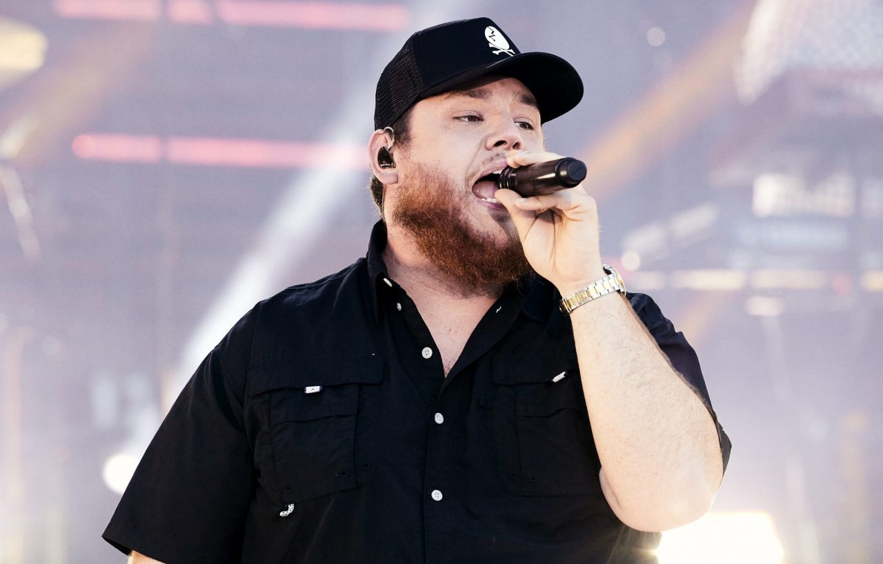 Luke Combs, Carrie Underwood and More Win at iHeartRadio Awards