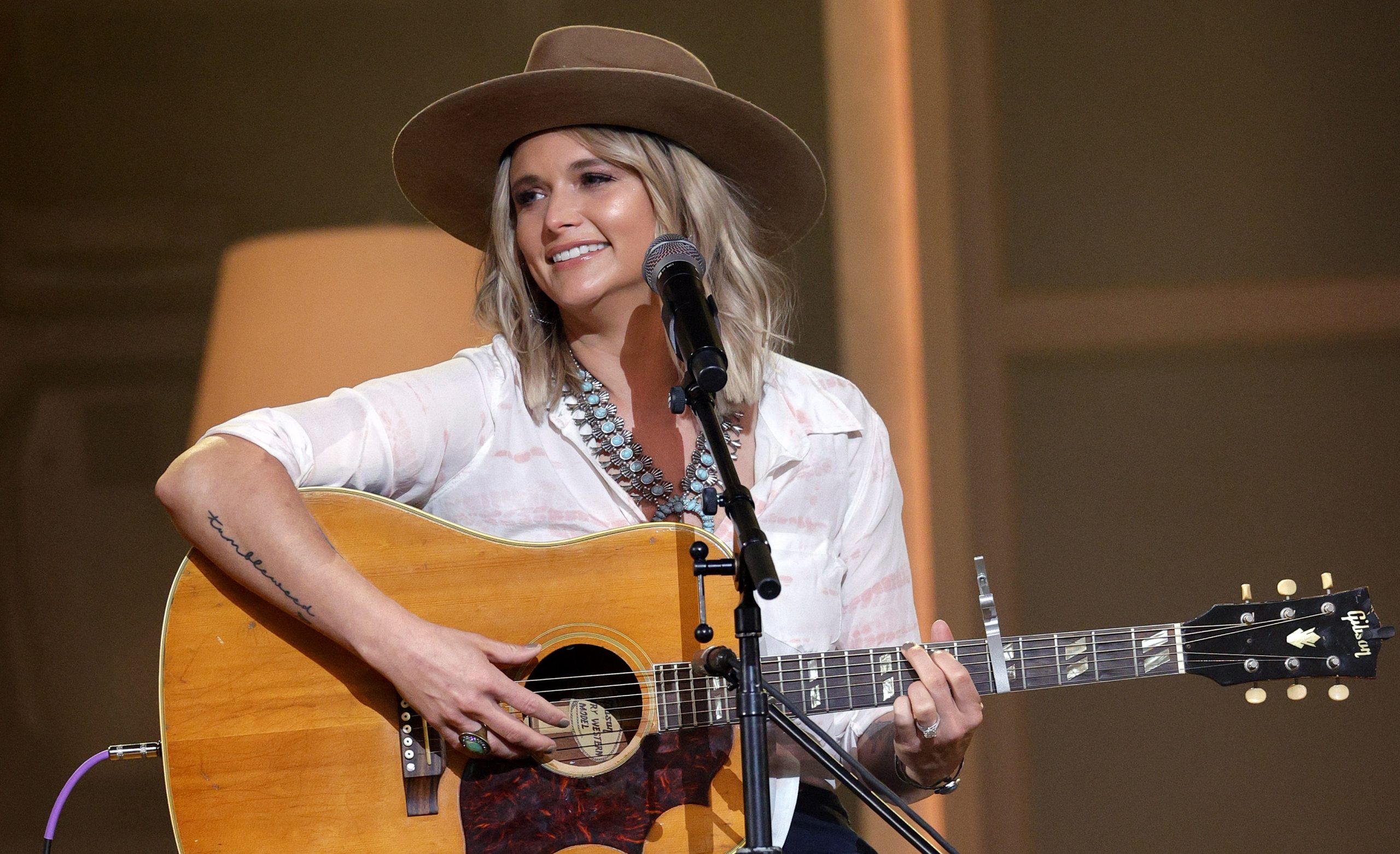 Miranda Lambert Weighs In On Her Tequila Does Remix And Harry Potter Sounds Like Nashville