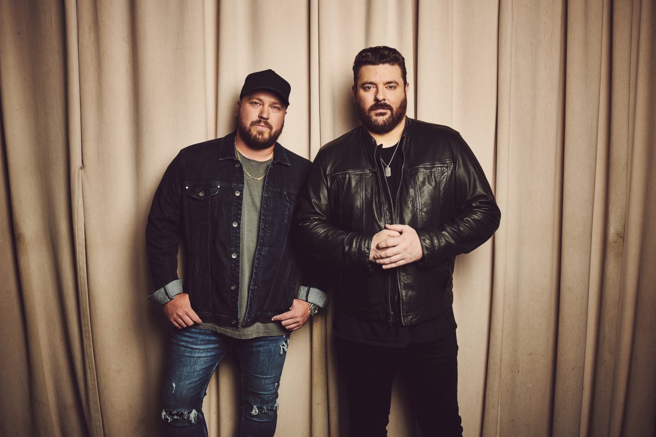 Chris Young and Mitchell Tenpenny Sing ‘At the End of the Bar’ on ‘Today’