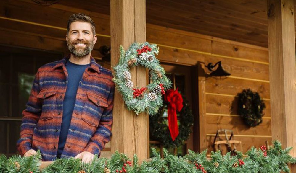 Josh Turner Takes Fans Behind the Scenes of His ‘Soldier’s Gift’ Video