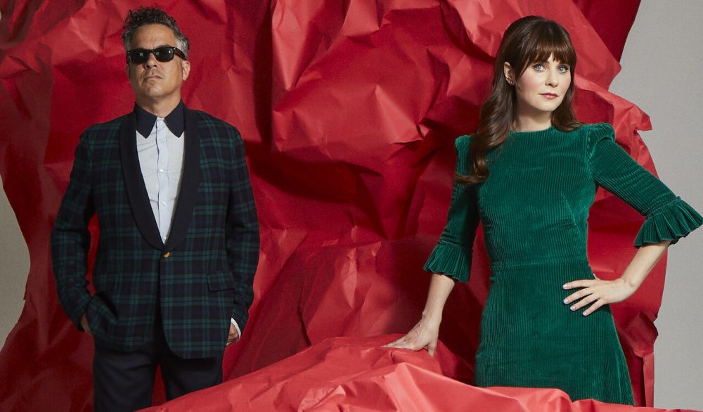 She & Him Bring the Christmas Vibes With Holiday Show at the Ryman Auditorium