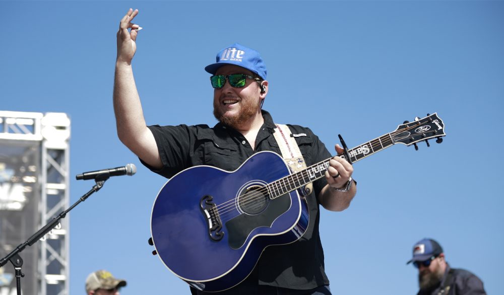Luke Combs Delivers High Octane ‘Doin This’ Performance at Daytona 500