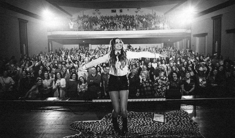 Carly Pearce Shares What She Loves About Touring